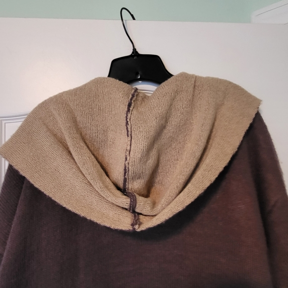 Soft and warm wrap like coat with hood - Picture 3 of 7
